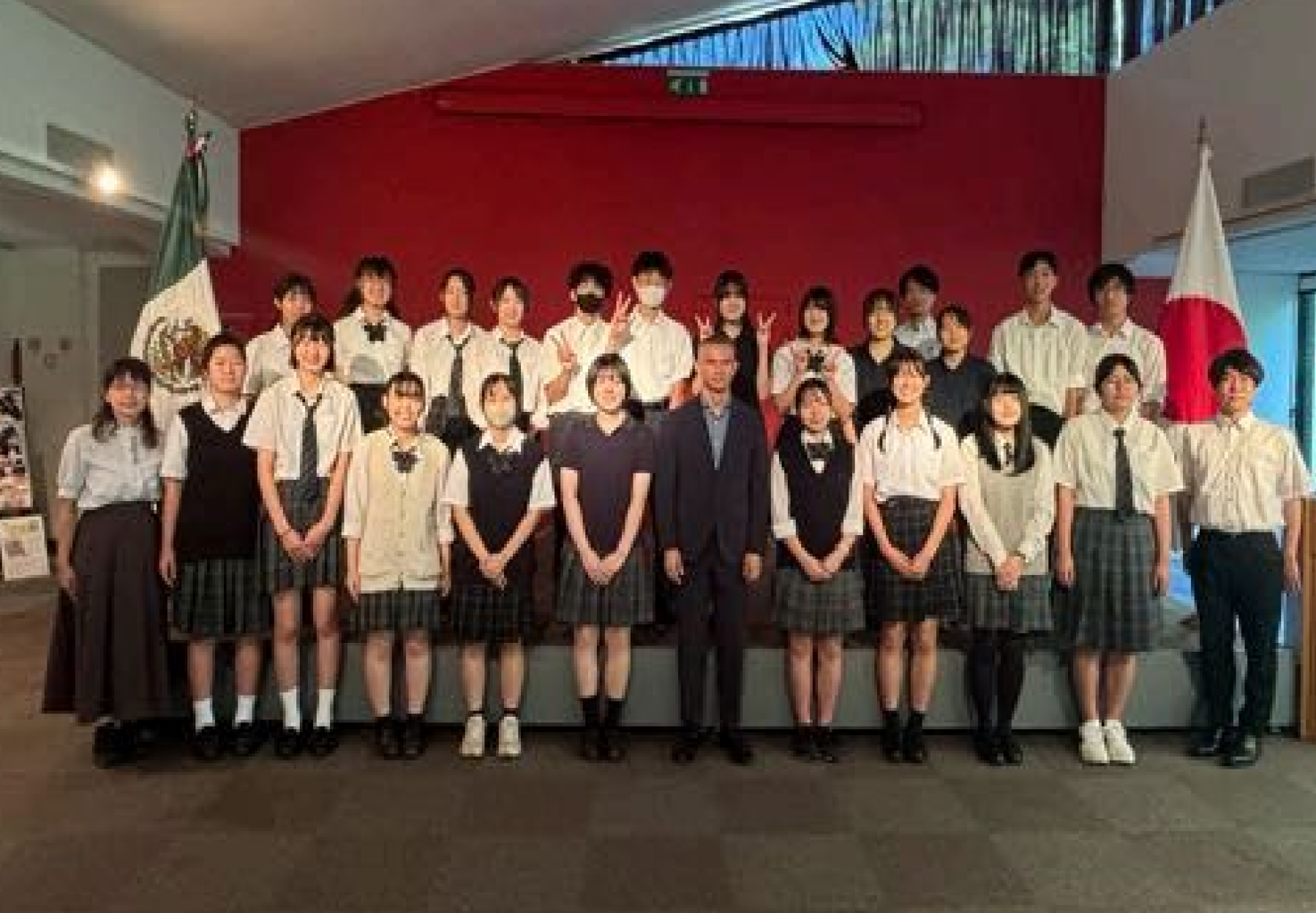 Tokyo Metropolitan Minamidaira High School Visit by Embassy of Mexico in Japan