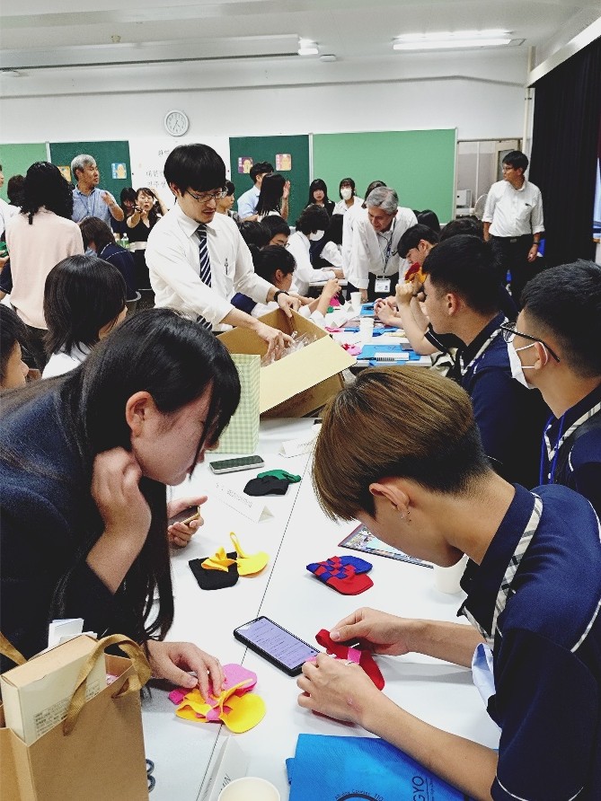 Tokyo Metropolitan Nogyo High School Onsite cultural exchange with South Korean teachers