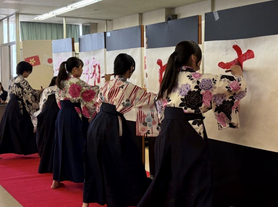 Tokyo Metropolitan Fukagawa High School Onsite cultural exchange with Hong Kong teachers