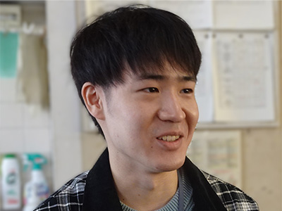 特別な配慮を必要とする児童の学習支援の写真