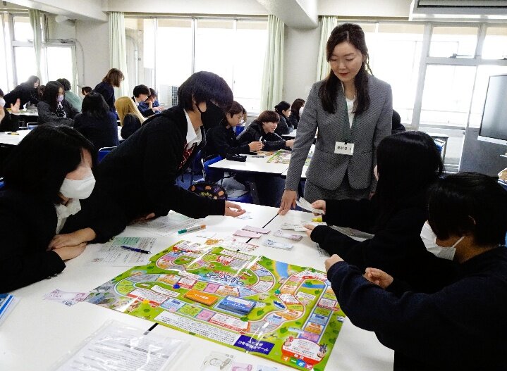 特別授業「ライフサイクルゲームⅢ～生涯設計のススメの写真