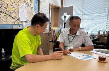 左:スイムラン 藤田氏 右:森田副校長先生