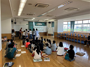 台湾の学校とのビデオチャット交流の写真